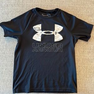 UNDER ARMOUR LOOSE HEAT GEAR T SHIRT